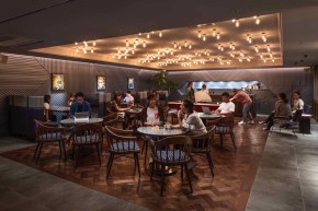 THE LIVELY 福岡 博多